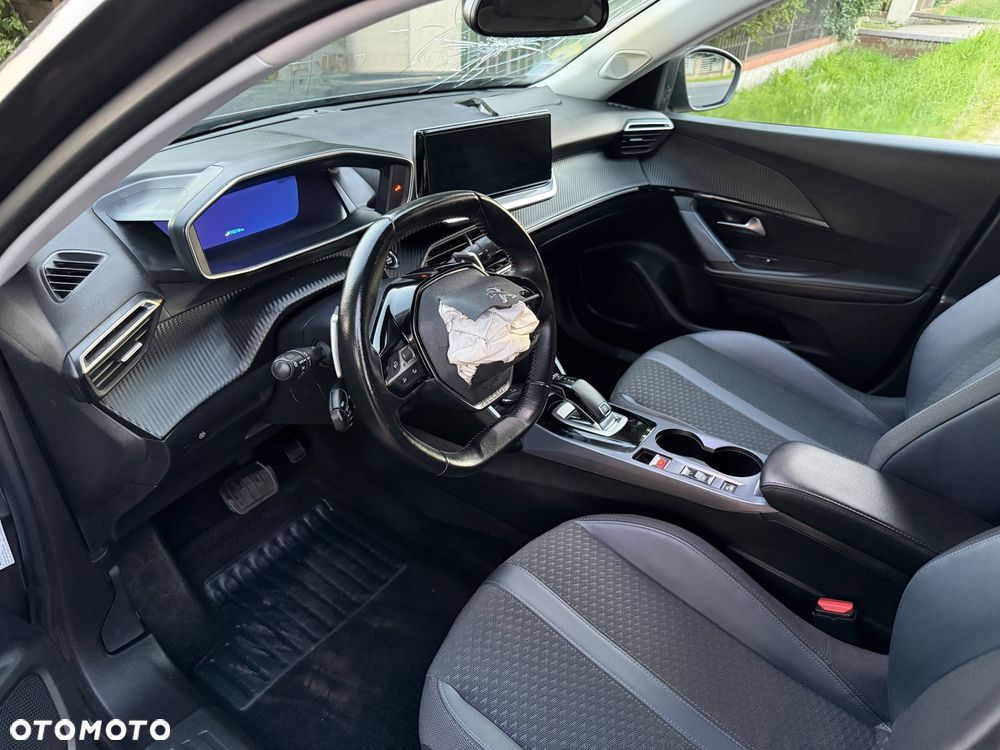 Peugeot 2008 BlueHDi 130 EAT8 Allure Pack - 16