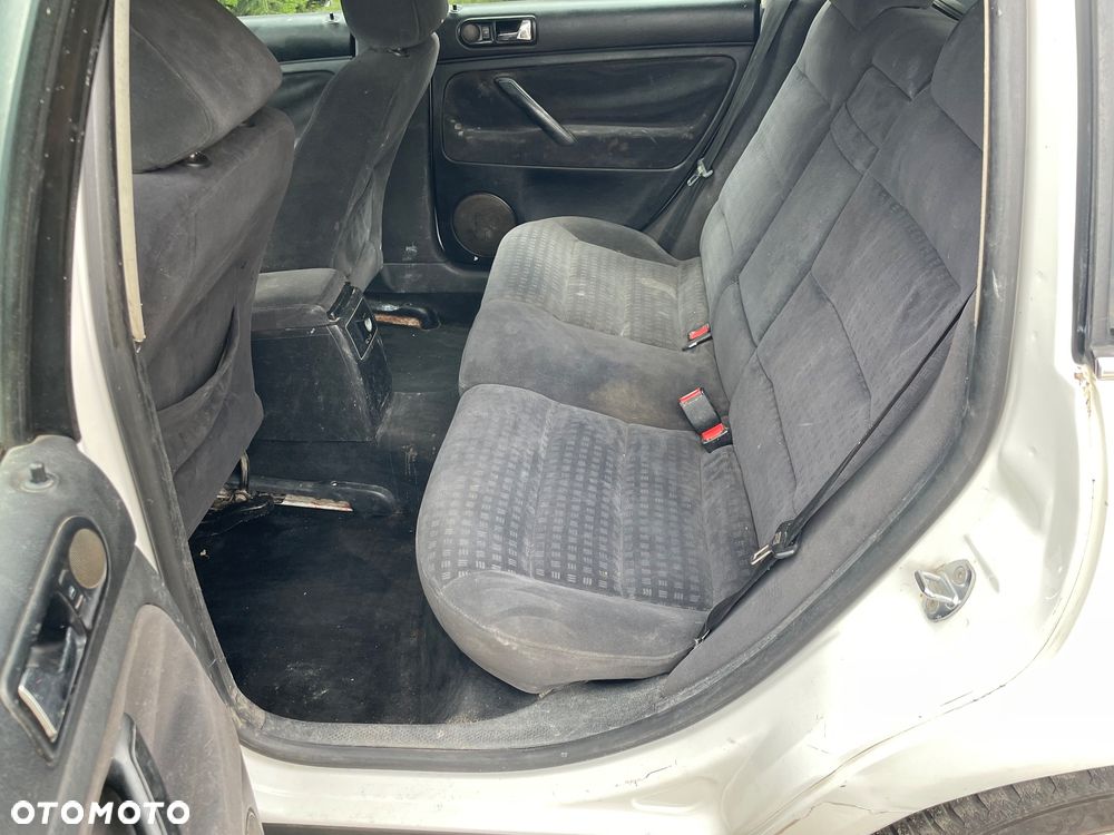 Volkswagen Passat 1.9 TDI - 12