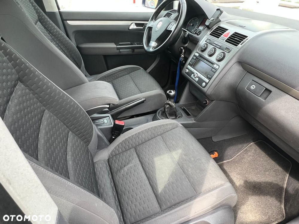 Volkswagen Touran 1.9 TDI DPF BlueMot Highline - 24