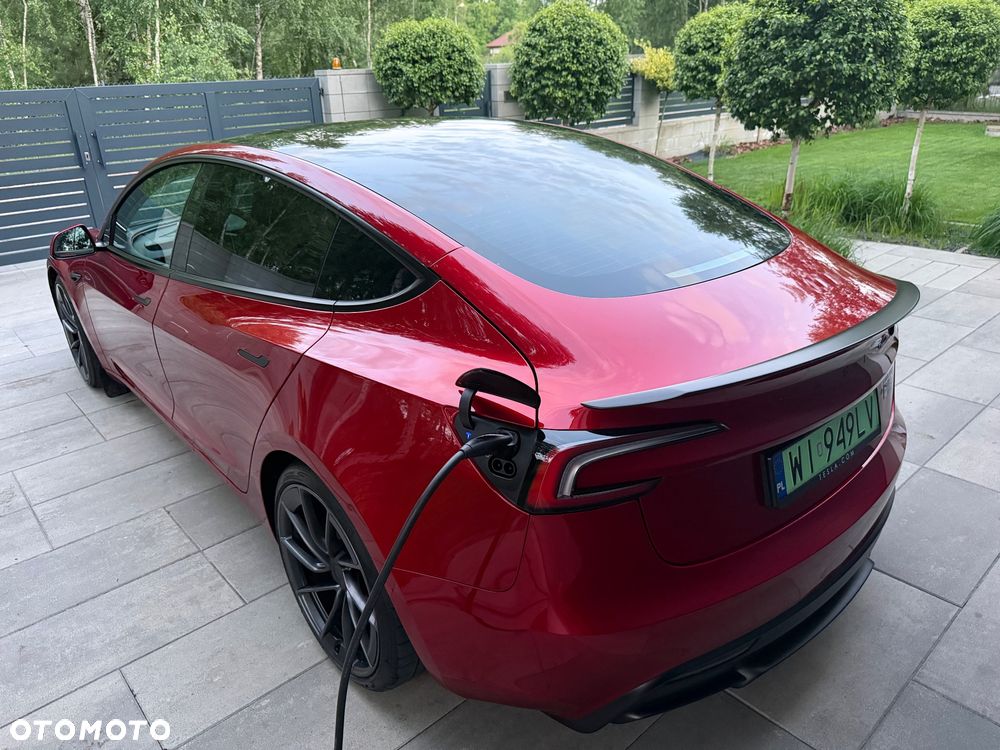 Tesla Model 3 - 4
