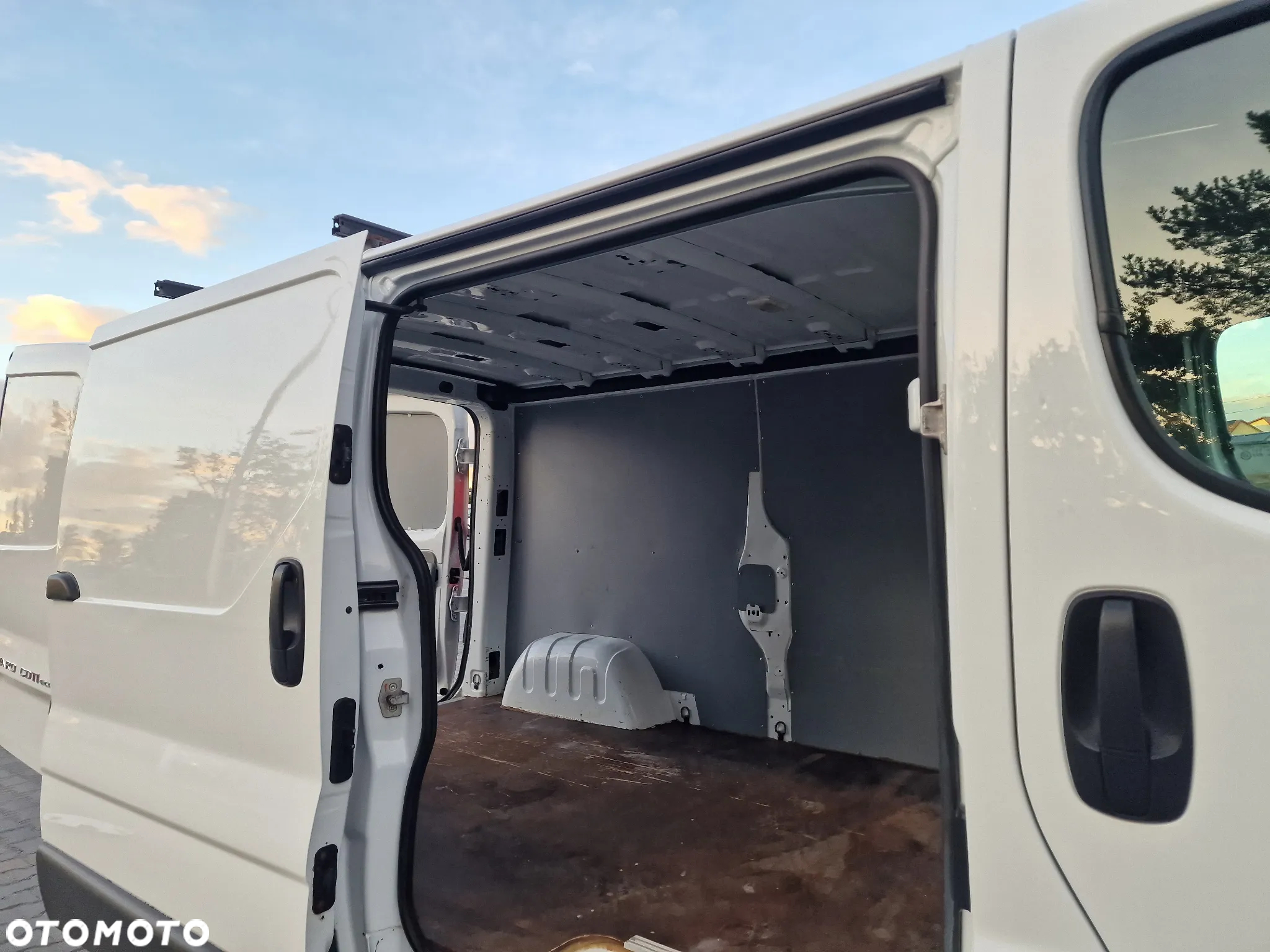 Opel Vivaro - 11