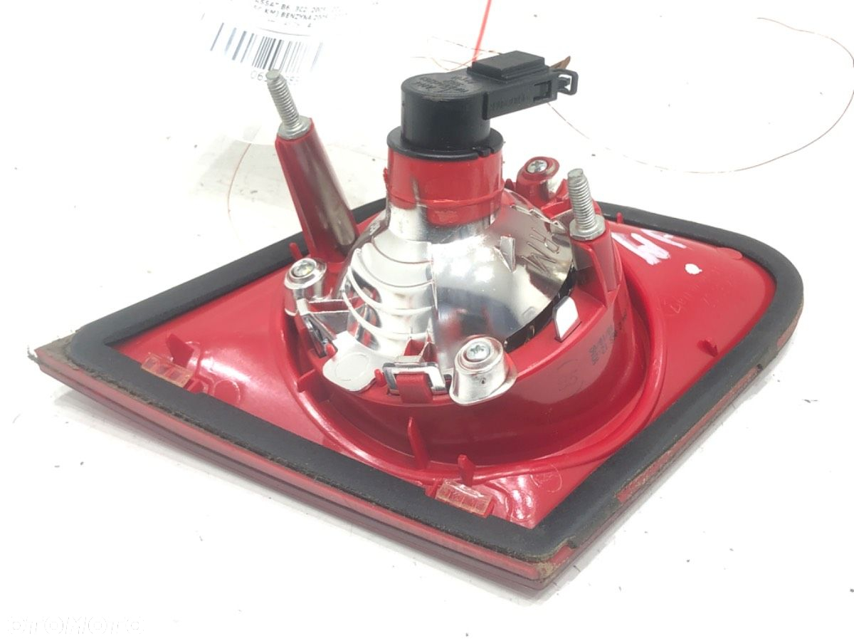 LAMPA TYŁ PRAWA WEWNĘTRZNA - 86.00 PLN - VW PASSAT B6 (3C2) 2005 - 2010 2.0 FSI 110 kW [150 KM] - 2