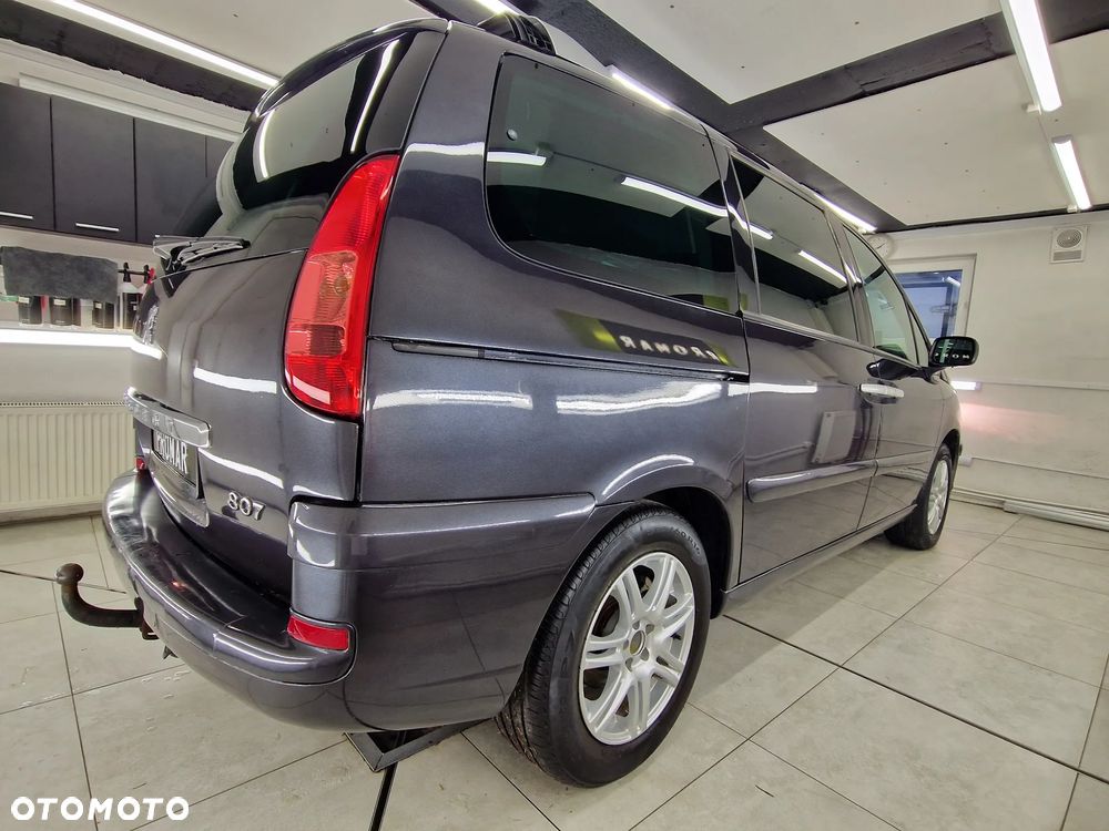 Peugeot 807 HDi 135 Family - 11