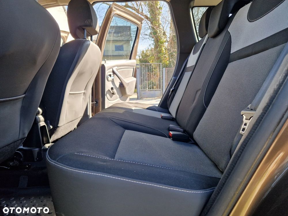 Dacia Duster 1.6 SCe Laureate S&S - 16