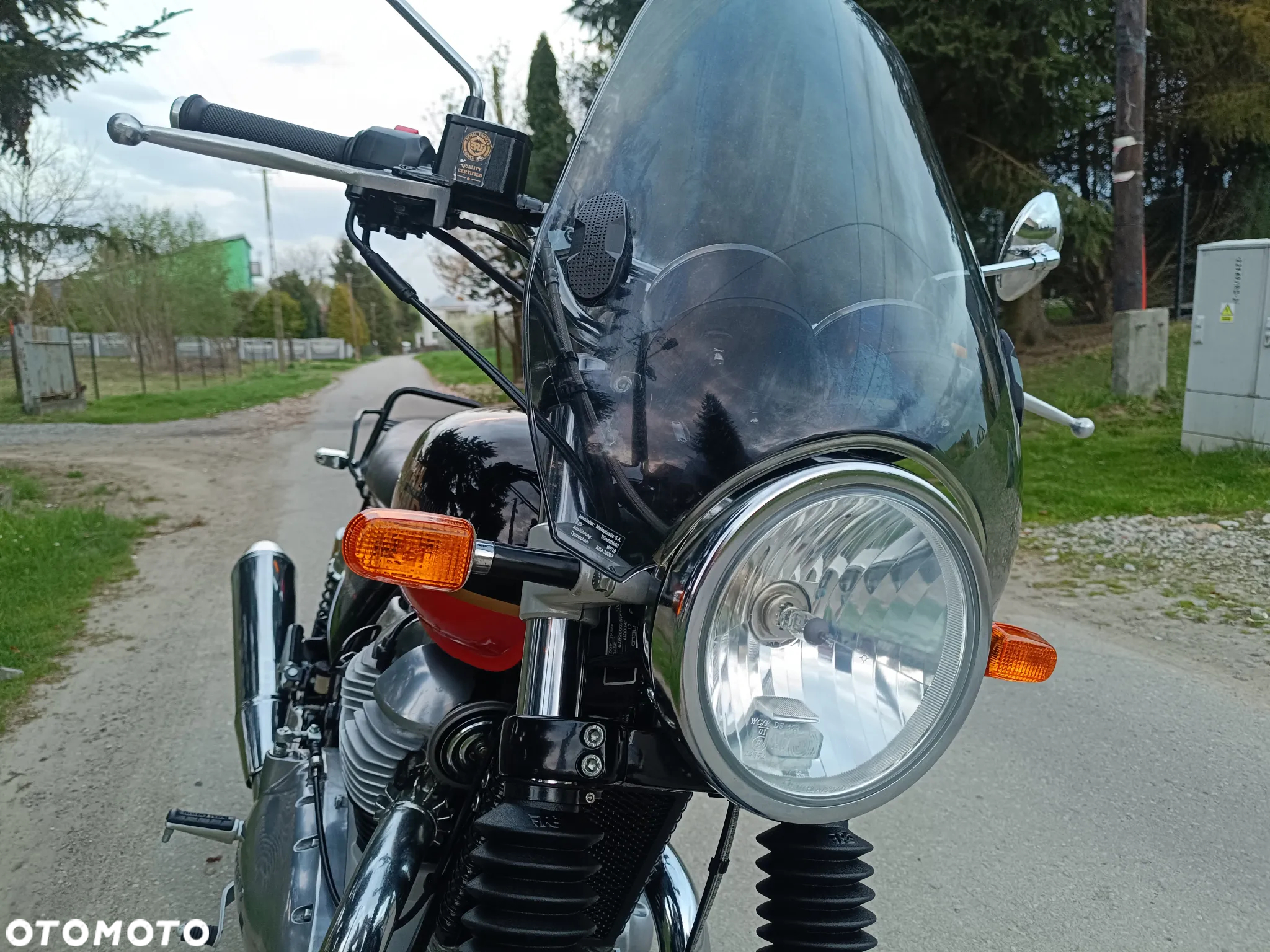 Royal Enfield Interceptor - 12