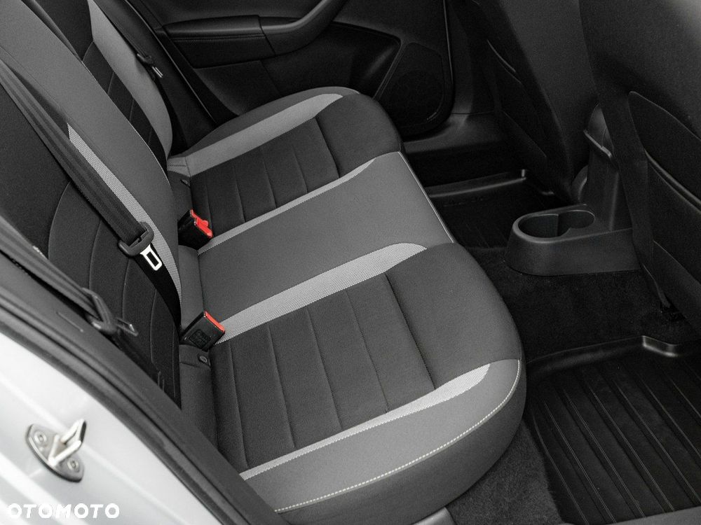 Skoda RAPID Spb 1.0 TSI Ambition - 31