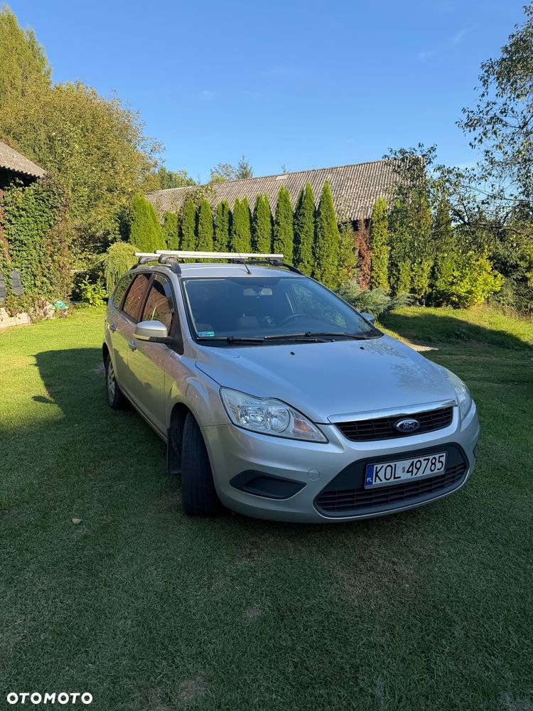 Ford Focus 1.6 Ambiente - 2