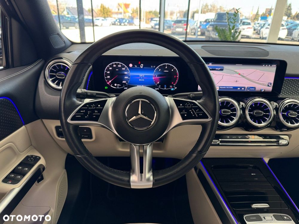 Mercedes-Benz GLB - 14