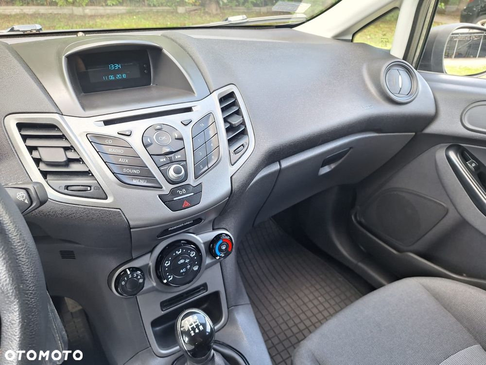 Ford Fiesta 1.25 Ambiente - 2