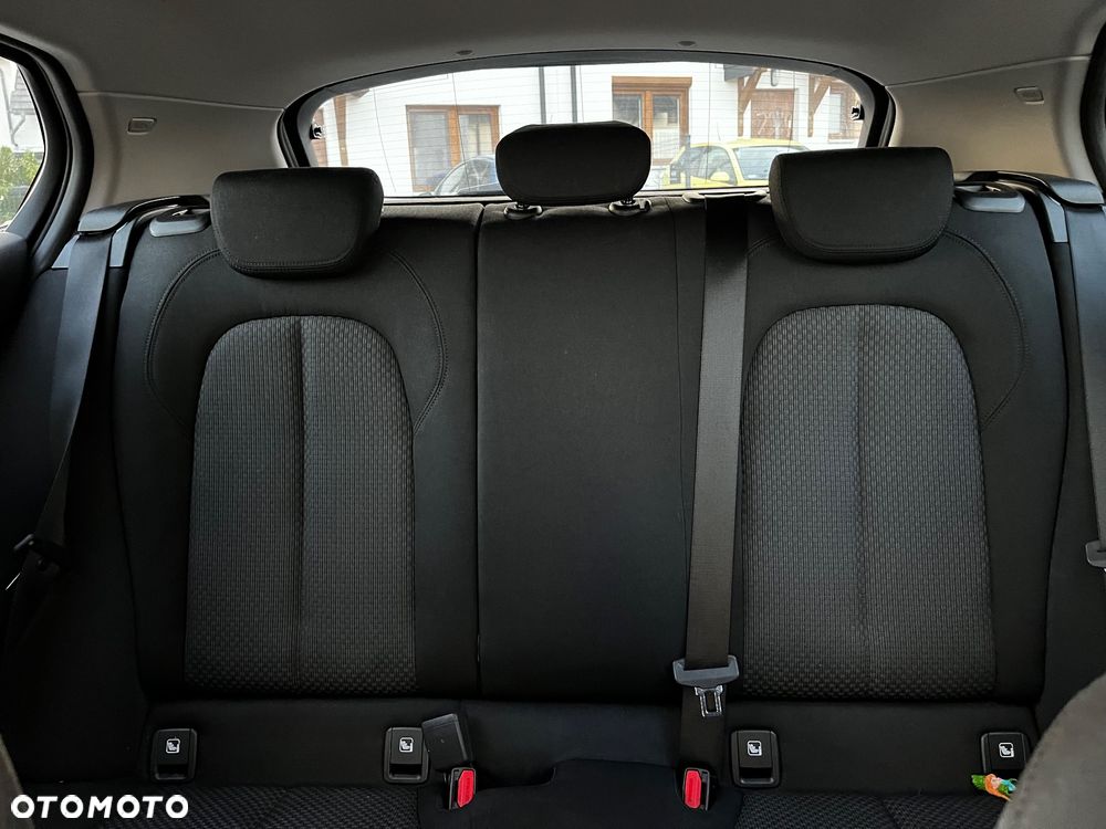 BMW Seria 1 118i - 26