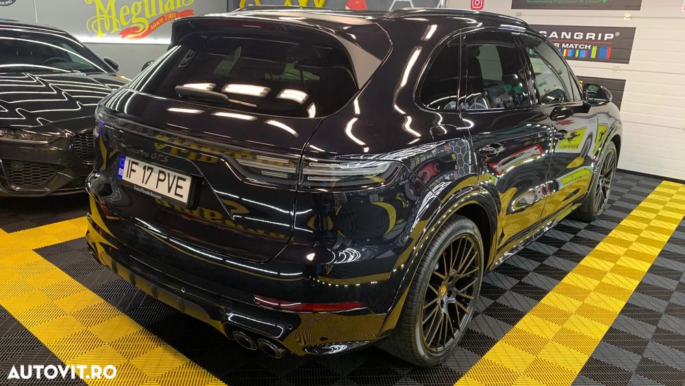 Porsche Cayenne S - 8
