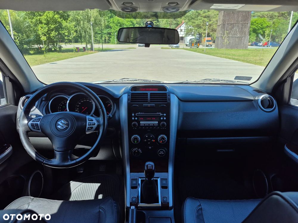 Suzuki Grand Vitara 2.0 De luxe - 15