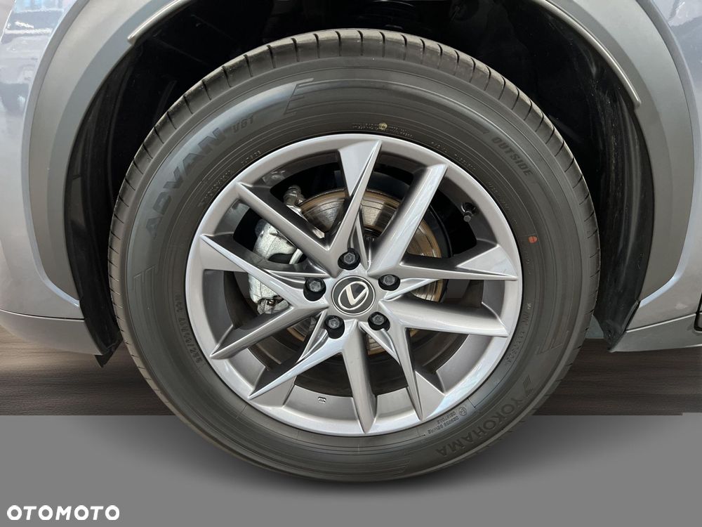 Lexus LBX 1.5 Hybrid - 23
