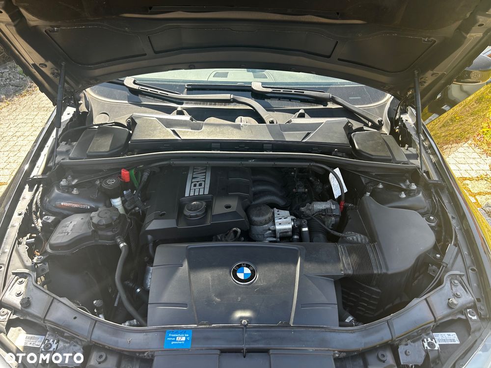 BMW Seria 3 318i - 11