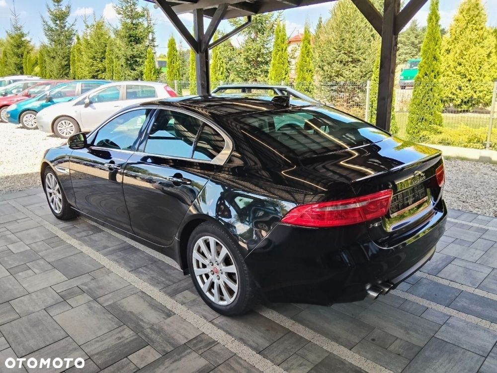 Jaguar XE - 4