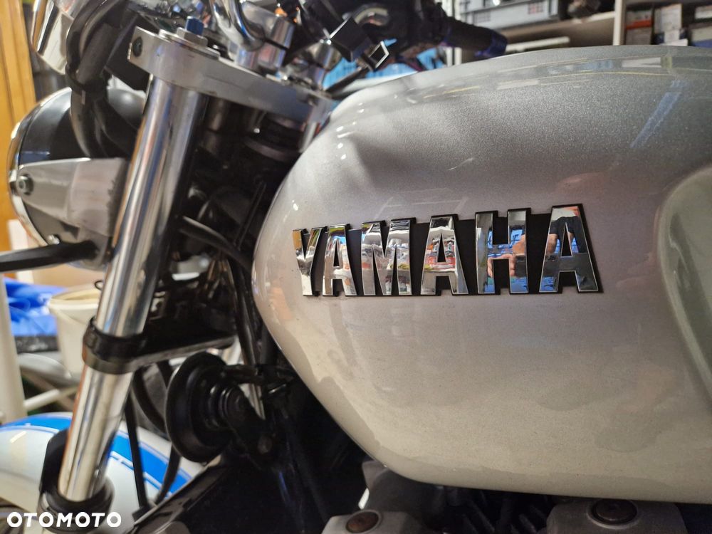 Yamaha XJR - 7