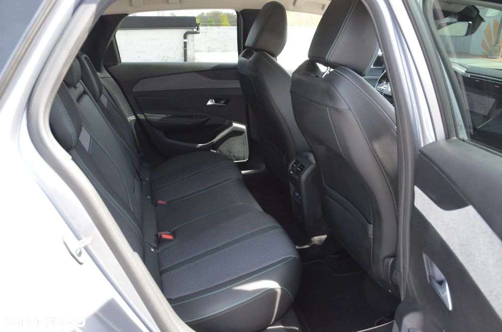 Peugeot 308 BlueHDi 130 EAT8 Allure - 34