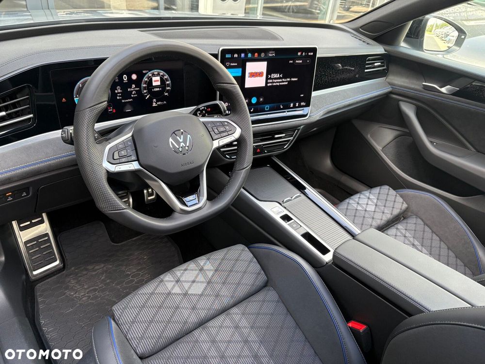 Volkswagen Passat Variant 2.0 TDI SCR R-Line Plus DSG - 12