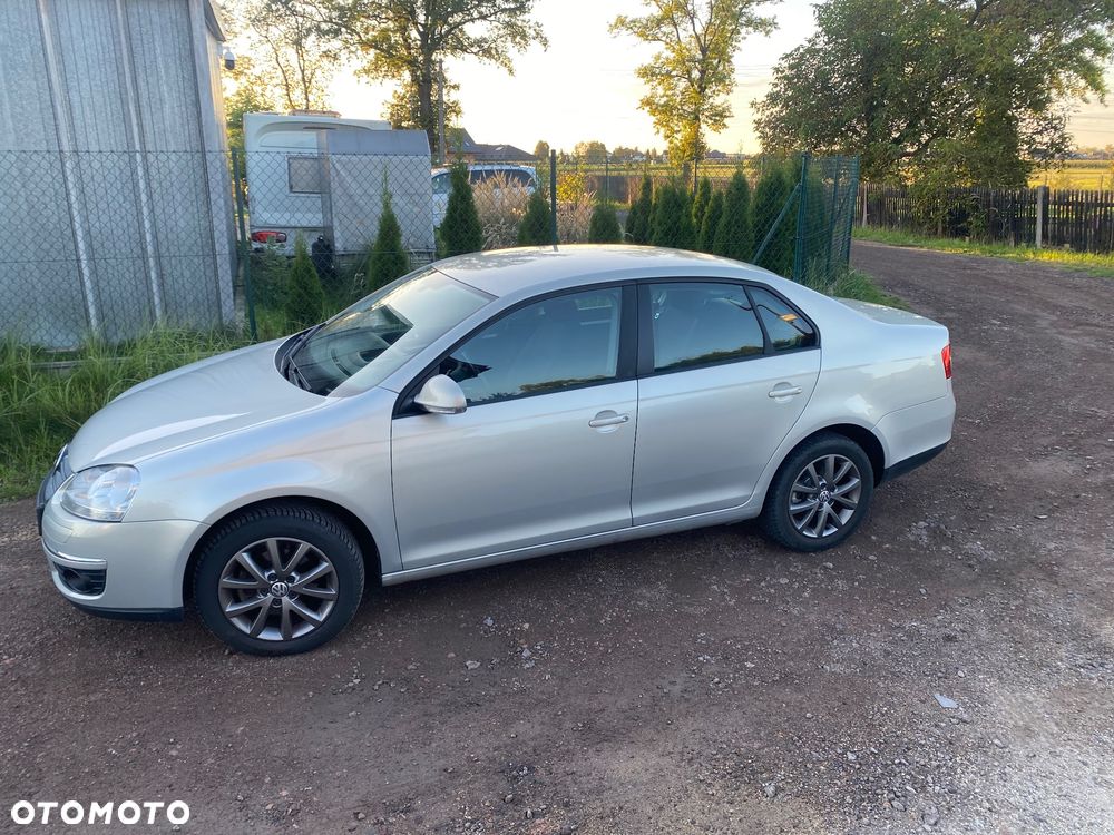 Volkswagen Jetta 1.4 TSI Trendline - 4