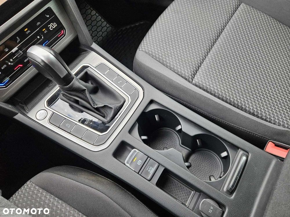 Volkswagen Passat - 15