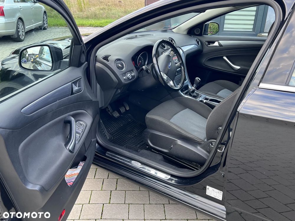 Ford Mondeo - 16