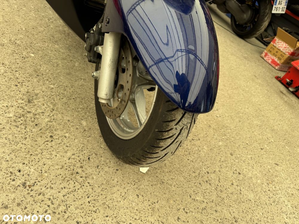 Suzuki Burgman - 19