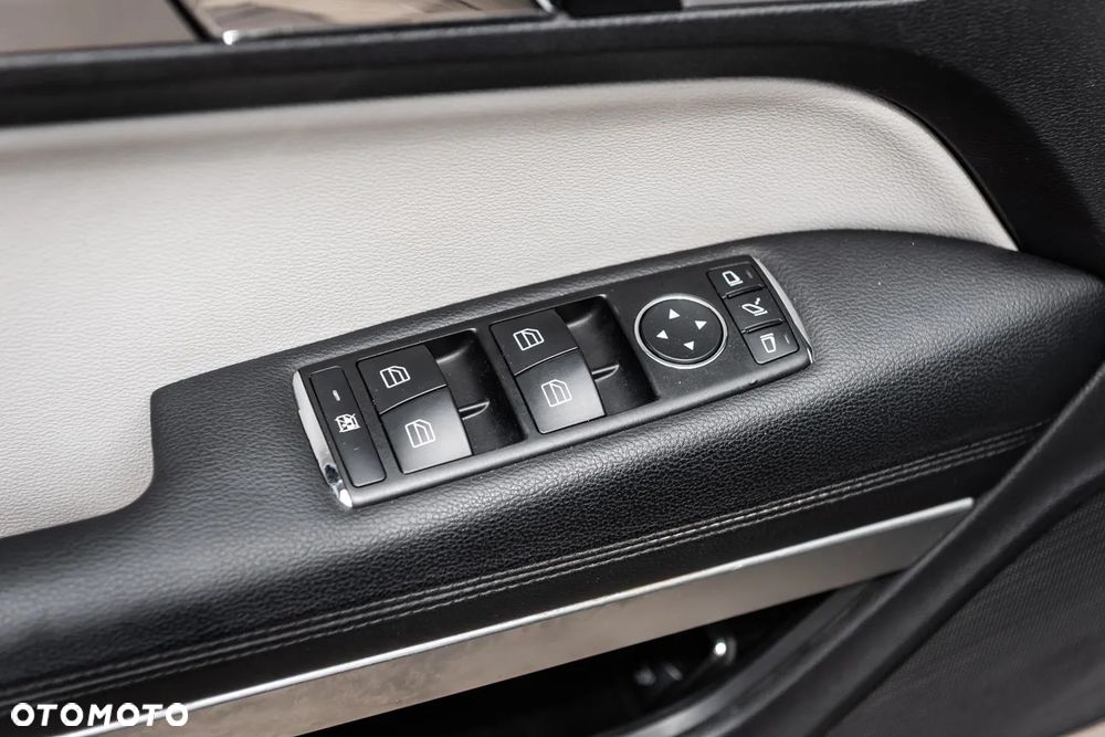 Mercedes-Benz Klasa E 250 CDI 4-Matic BlueEff - 20