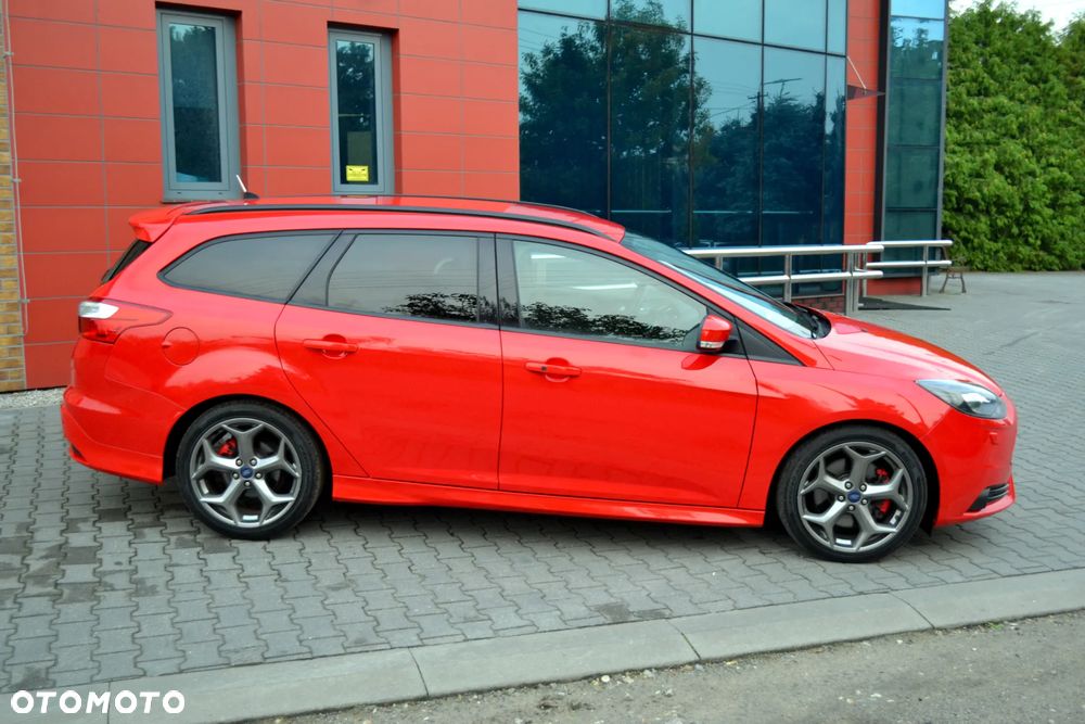 Ford Focus 2.0 EcoBoost ST mit Leder-Exclusiv-Paket - 3