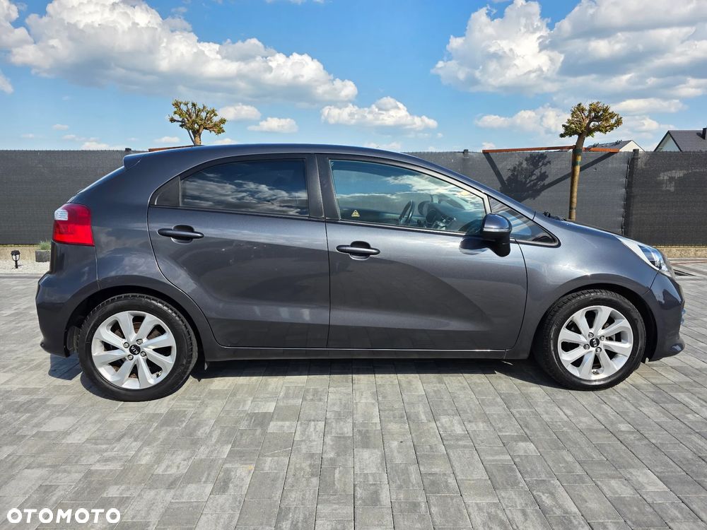 Kia Rio 1.2 Dream Team Edition - 17