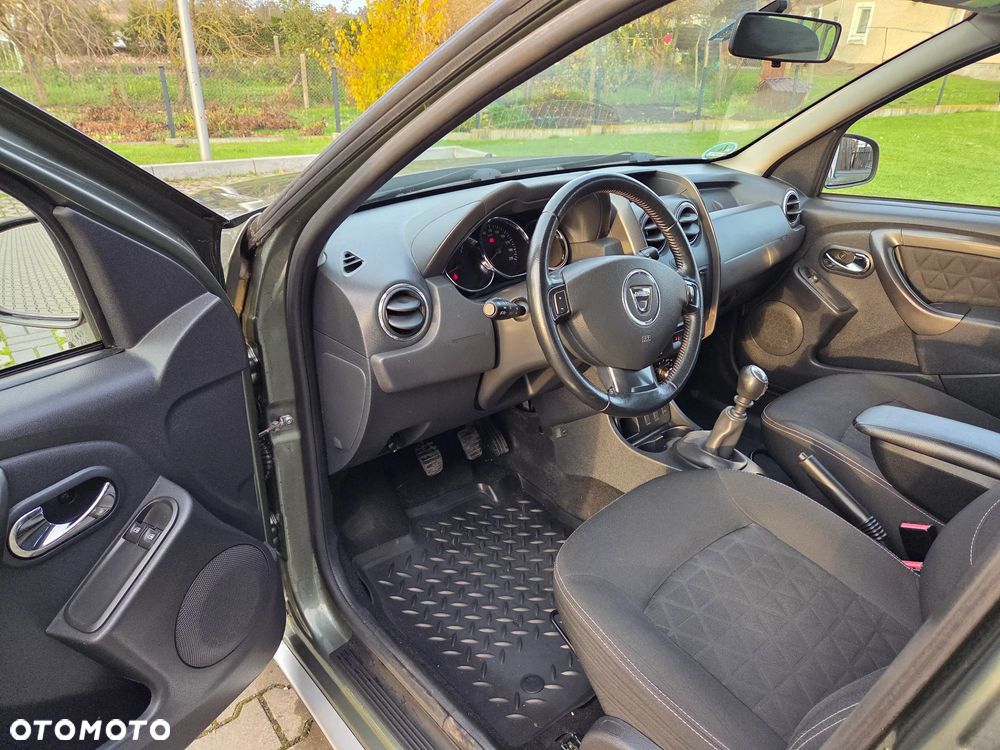 Dacia Duster TCe 125 4x2 Blackshadow - 11