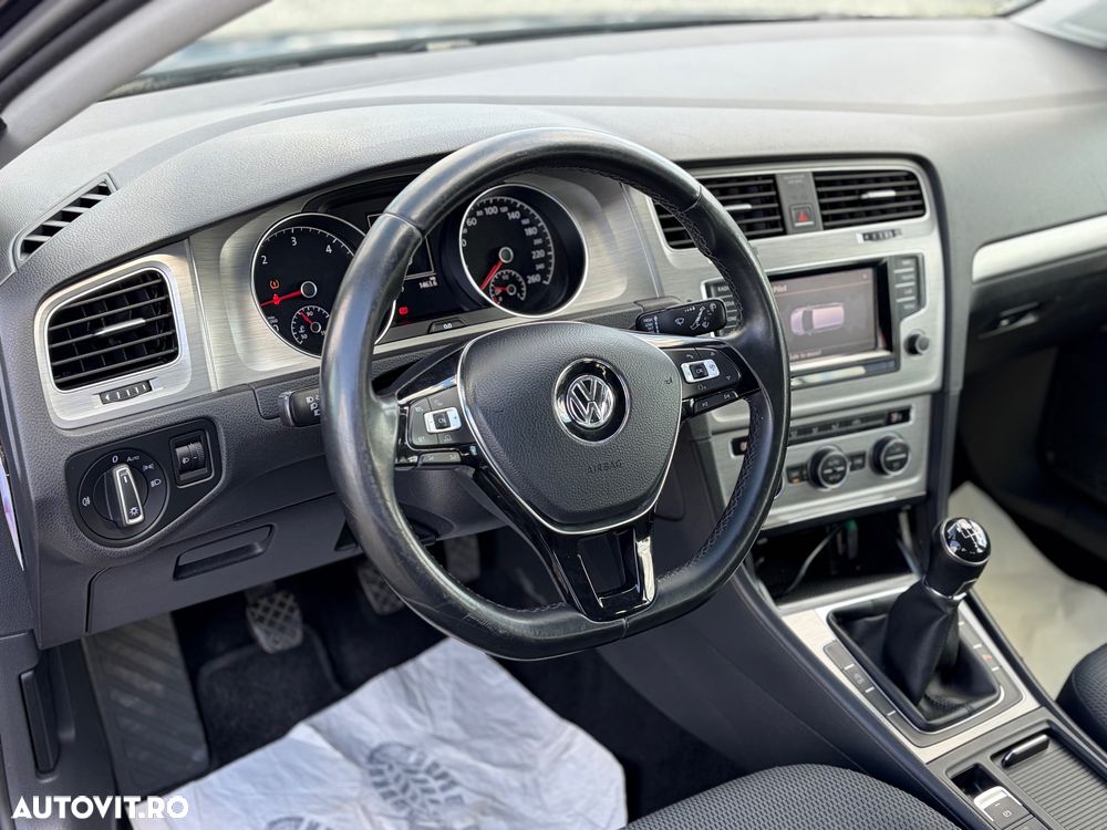 Volkswagen Golf 1.6 TDI BlueMotion Technology Comfortline - 23