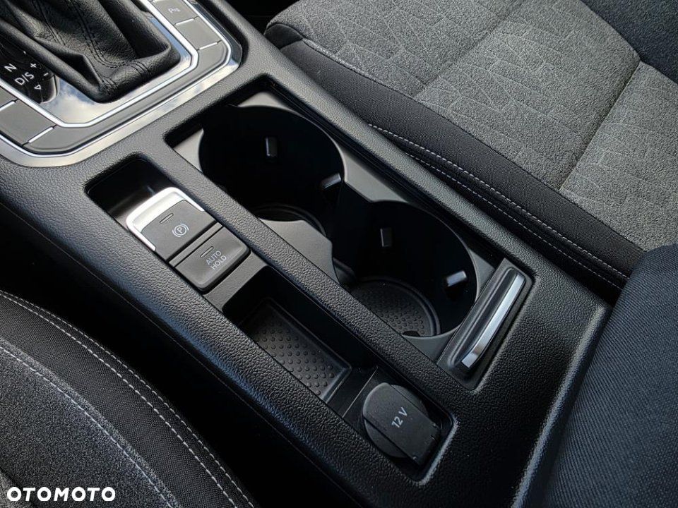 Volkswagen Passat - 28