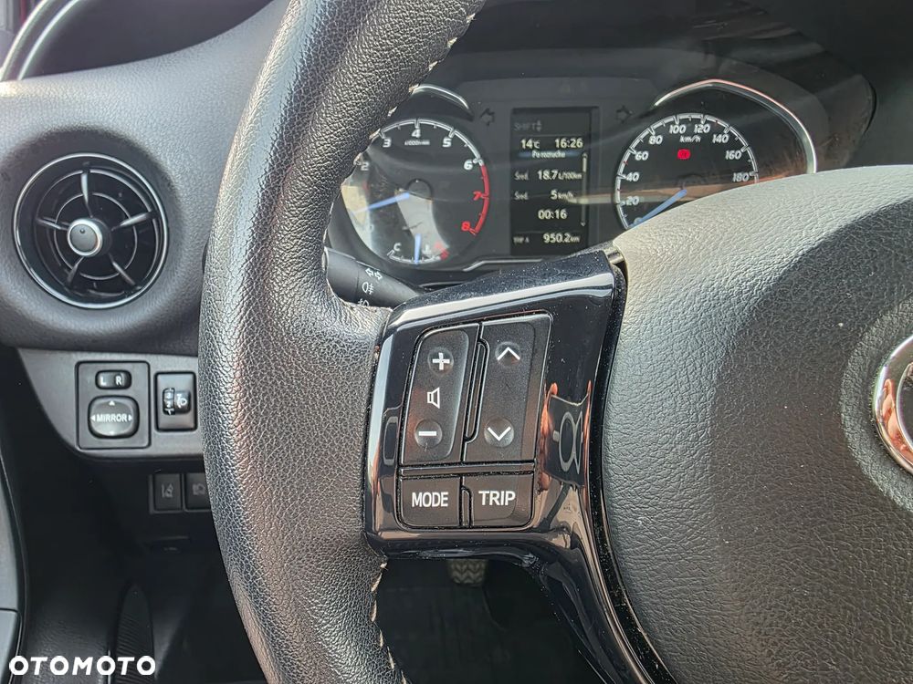 Toyota Yaris 1.5 Premium - 23