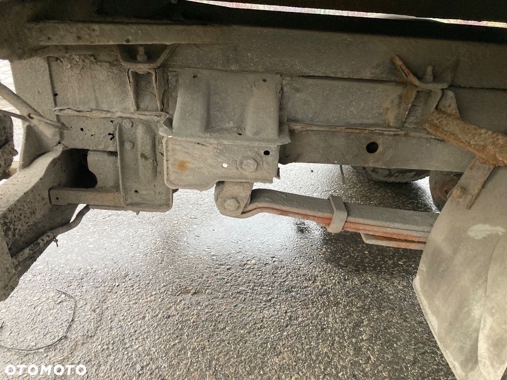 Mercedes-Benz 410 - 11