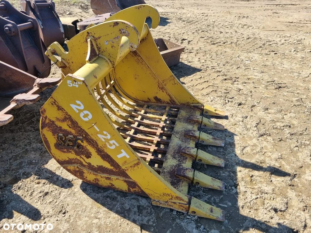 Łyżka ażurowa 140cm Verachtert CW40 CW30 150cm złącze Volvo Hitachi Doosan do koparki przesiewająca - 2