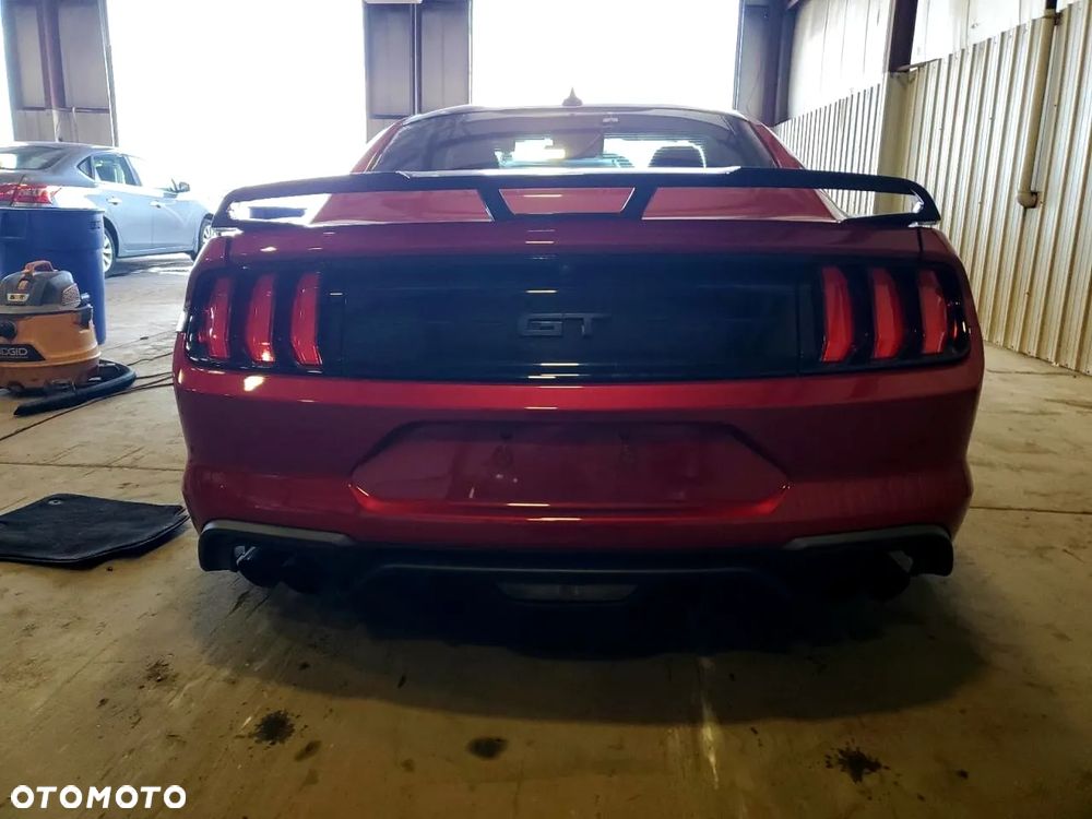 Ford Mustang - 7
