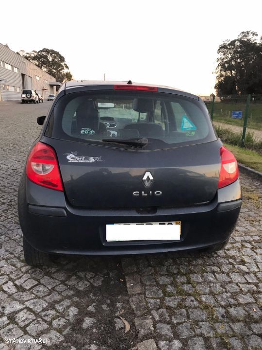 Renault Clio III 1.2 16V 5P 2008  - Para Peças - 1