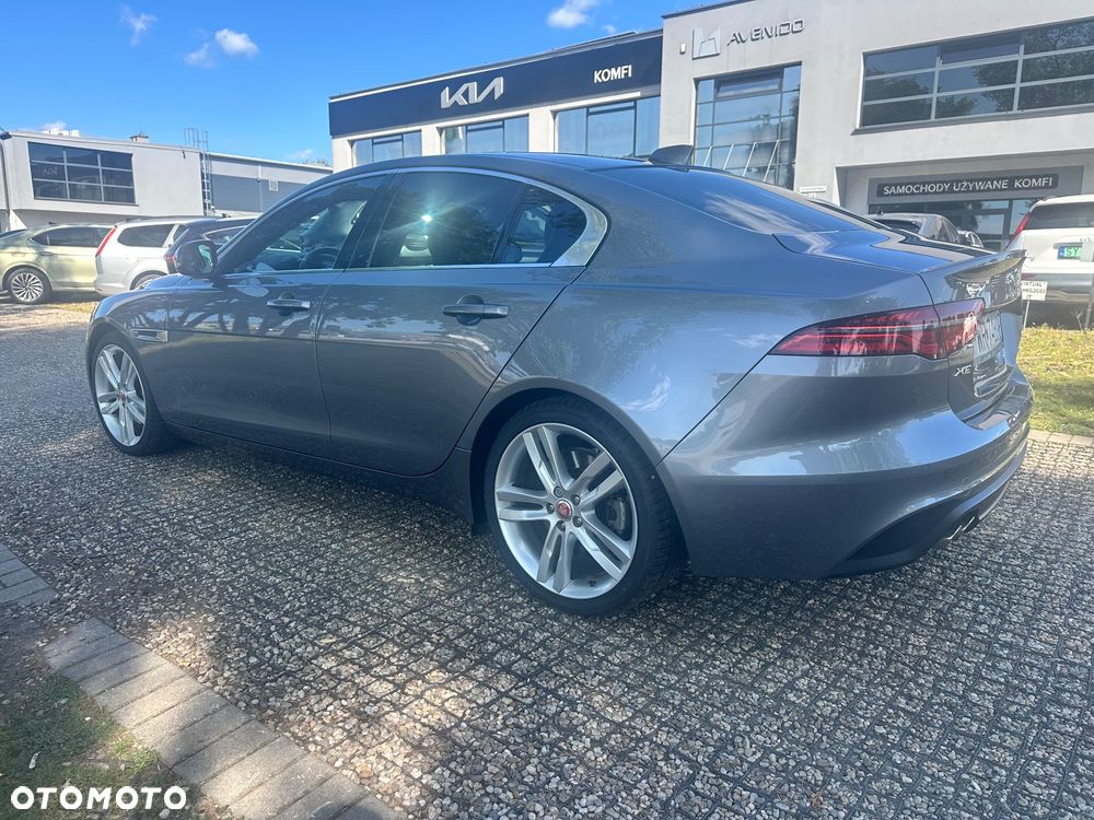 Jaguar XE 2.0 D180 R-Dynamic S - 30