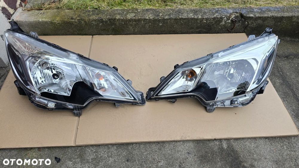 Mitsubishi Space Star II Lift 20-25 Lampa Przód LR Komplet EU Oryginał - 3