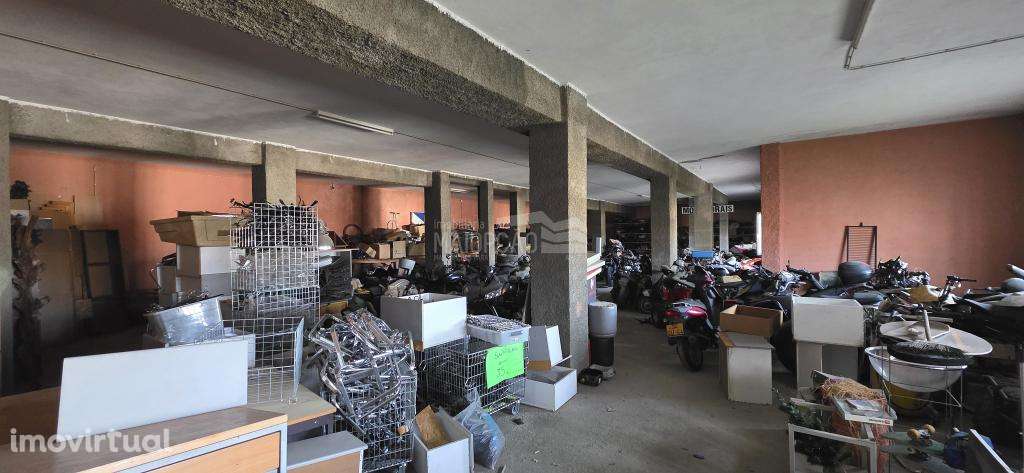 Armazém com 400m² na Avenida Sá Carneiro – Bragança - Grande imagem: 2/8