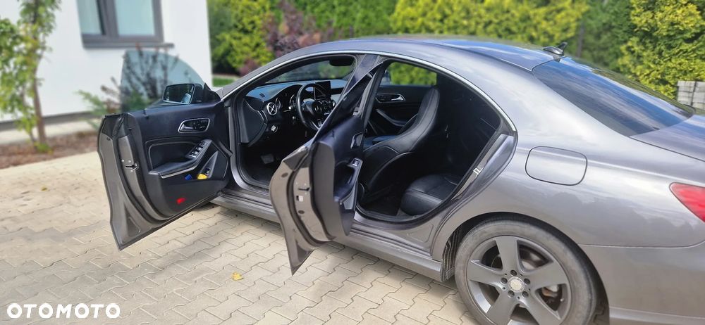 Mercedes-Benz CLA 250 7G-DCT - 11