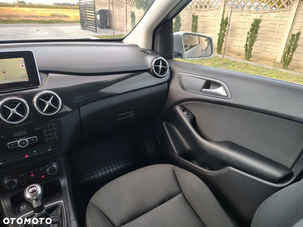 Mercedes-Benz Klasa B 180 BlueEFFICIENCY Edition Style - 18