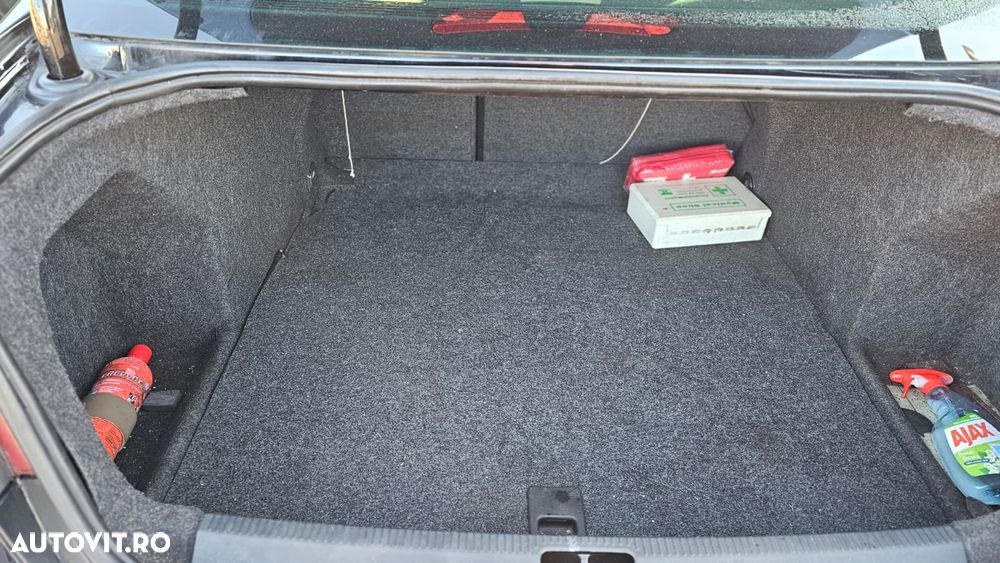 Volkswagen Passat 1.9TDI Comfortline - 12