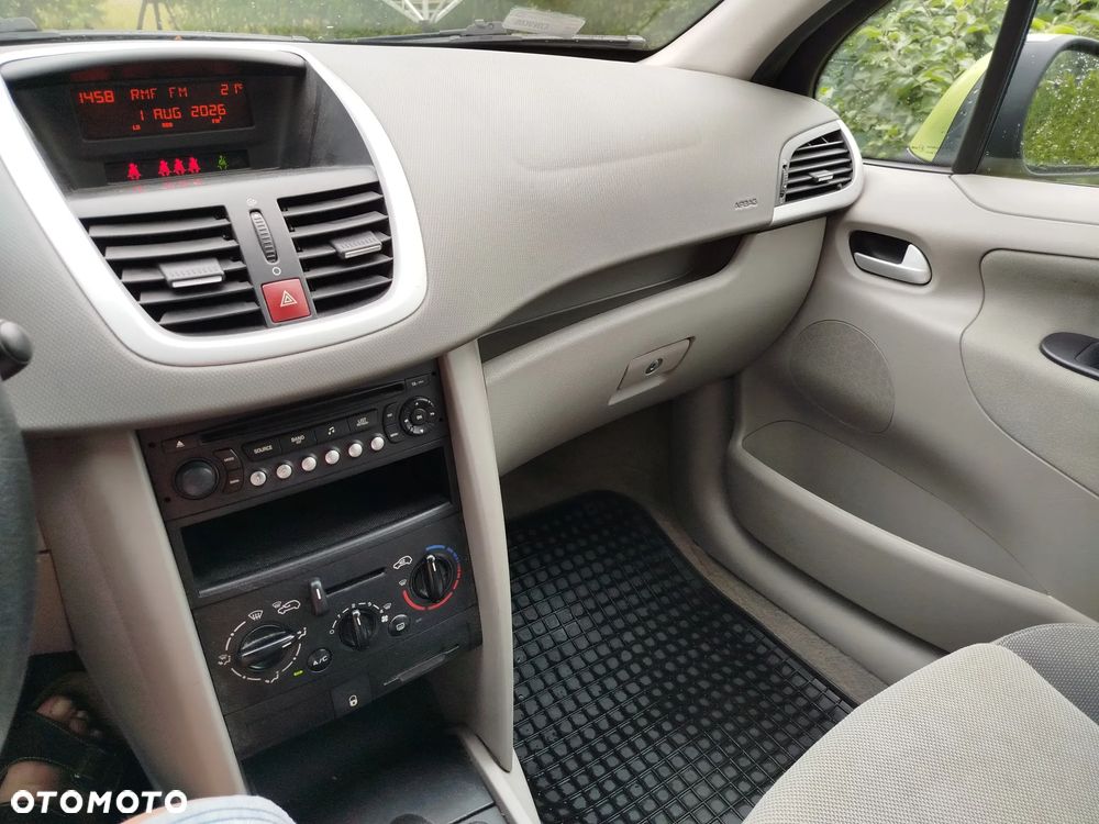 Peugeot 207 - 14