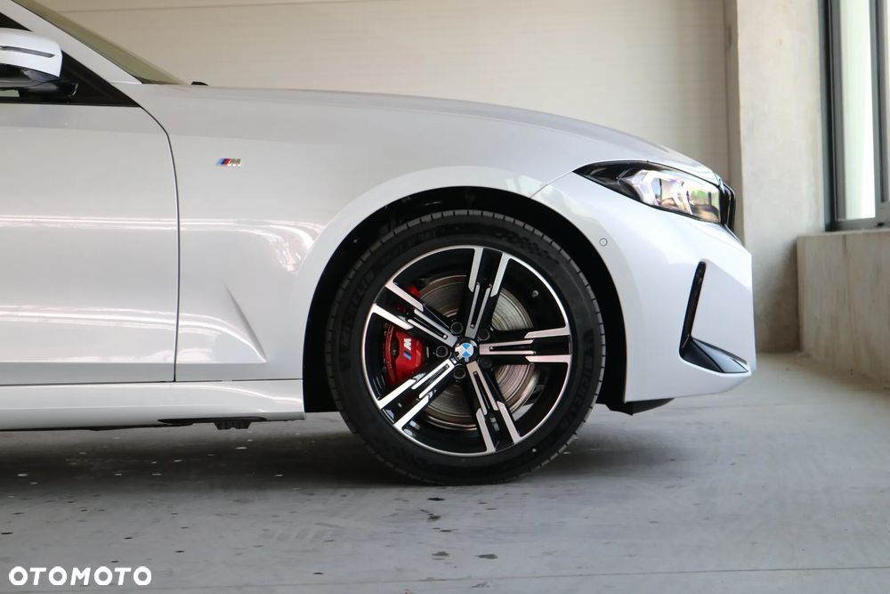 BMW Seria 3 330i xDrive M Sport - 8