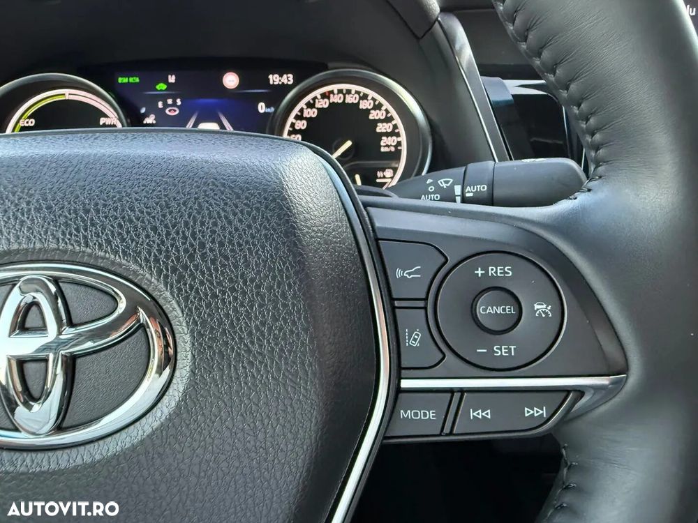 Toyota Camry - 24