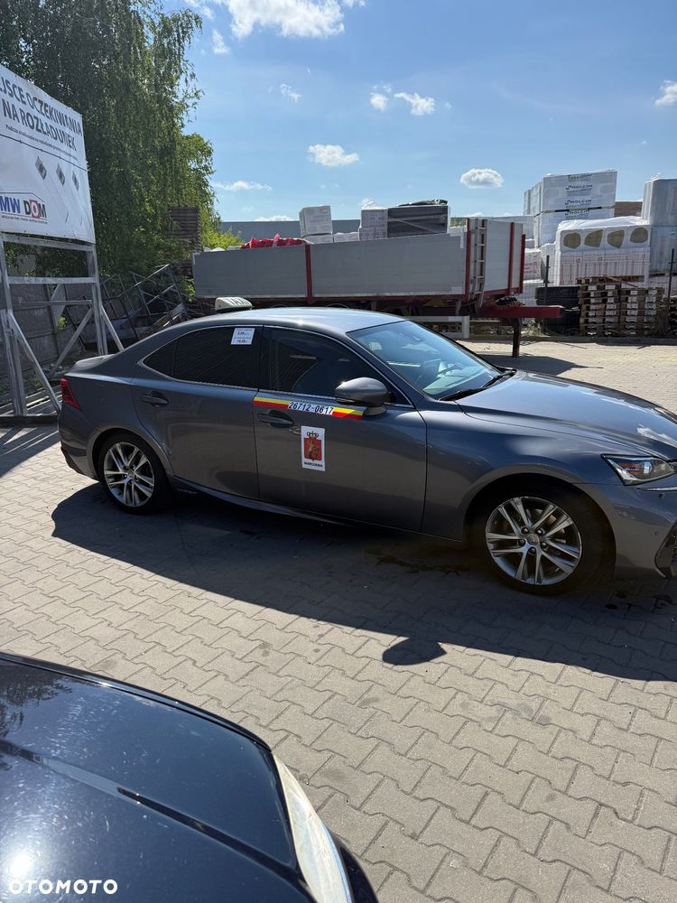 Lexus IS - 8