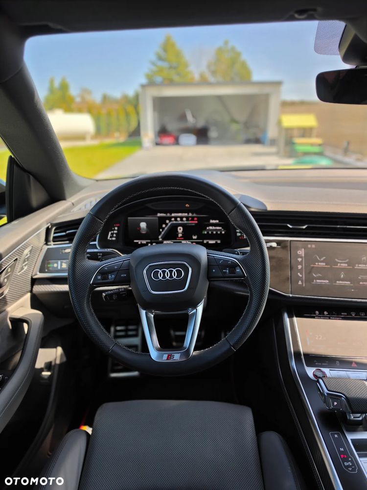 Audi SQ8 - 8