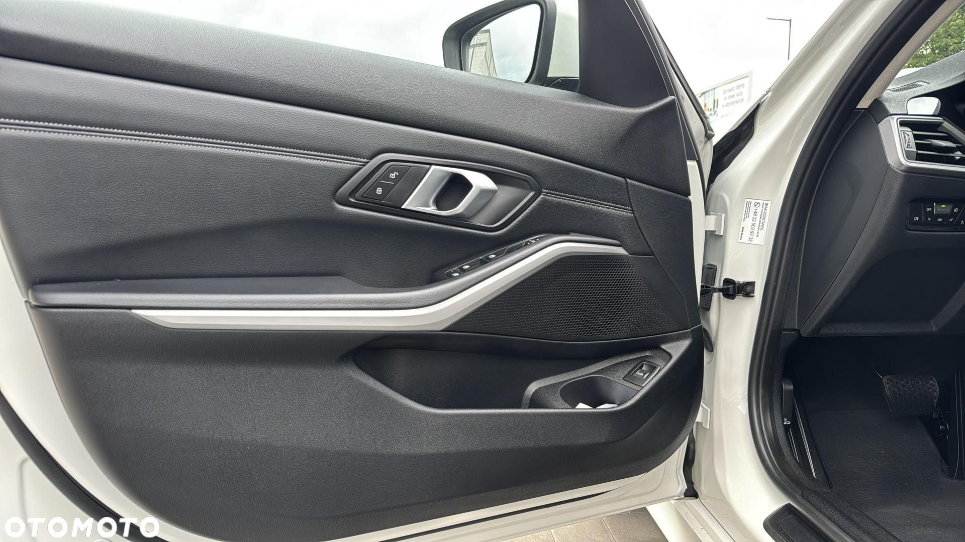 BMW Seria 3 318d - 12