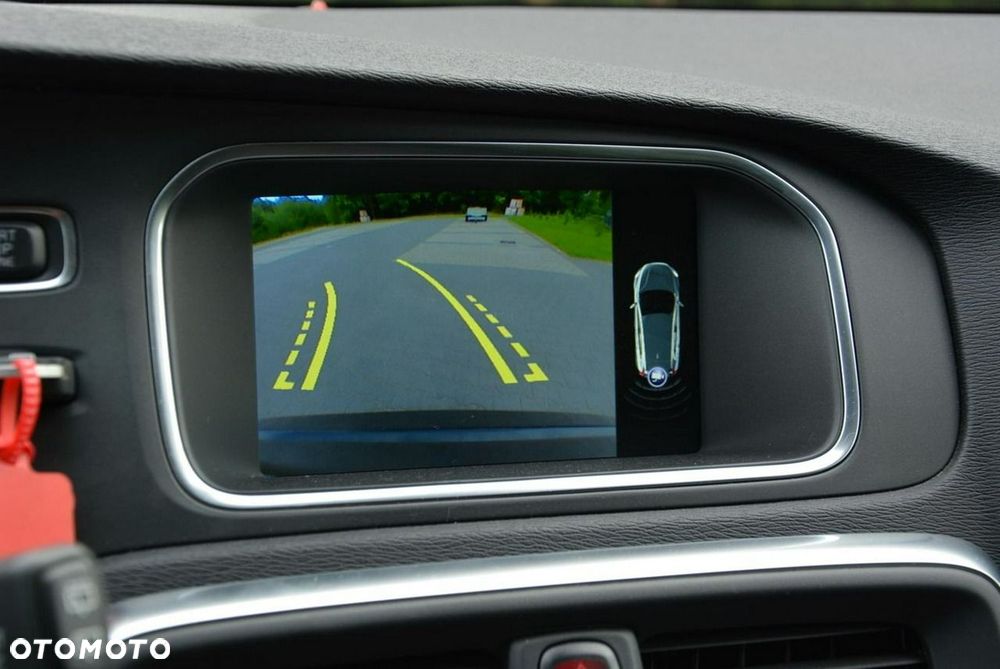 Volvo V40 T4 R-Design Momentum - 25